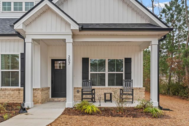 207 Putney Ct., Conway, SC 29526