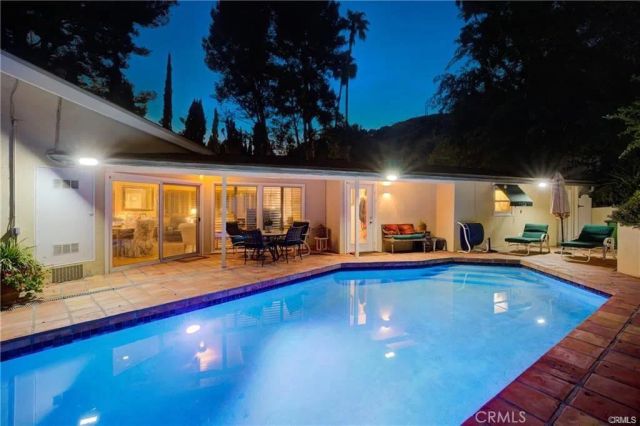 9466 Hidden Valley Place, Beverly Hills, CA 90210