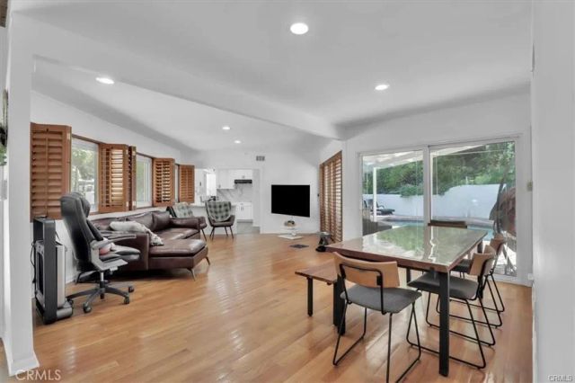 9466 Hidden Valley Place, Beverly Hills, CA 90210