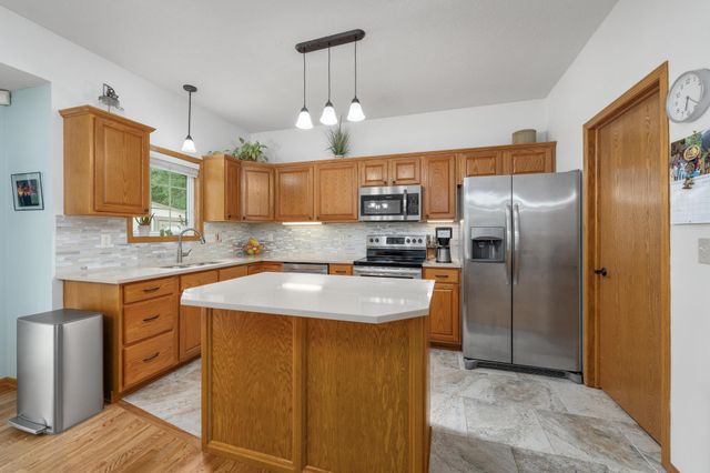 1009 S Sandalwood St, Wichita, KS 67230