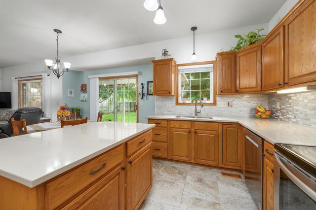 1009 S Sandalwood St, Wichita, KS 67230
