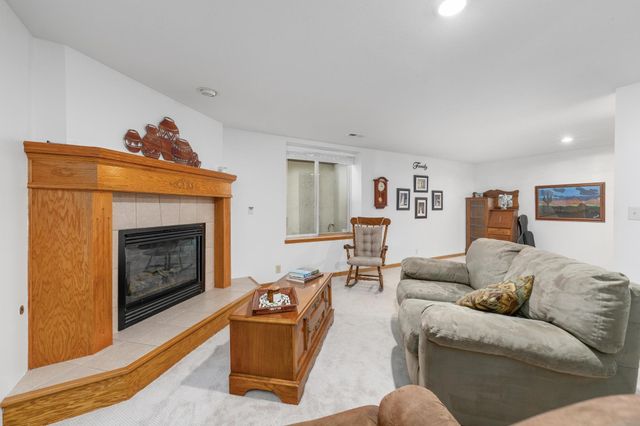 1009 S Sandalwood St, Wichita, KS 67230