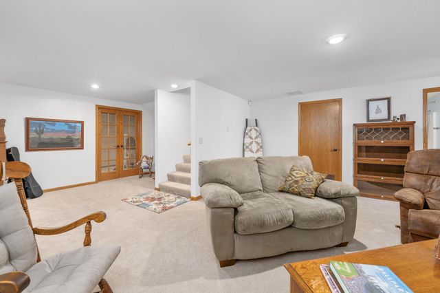 1009 S Sandalwood St, Wichita, KS 67230