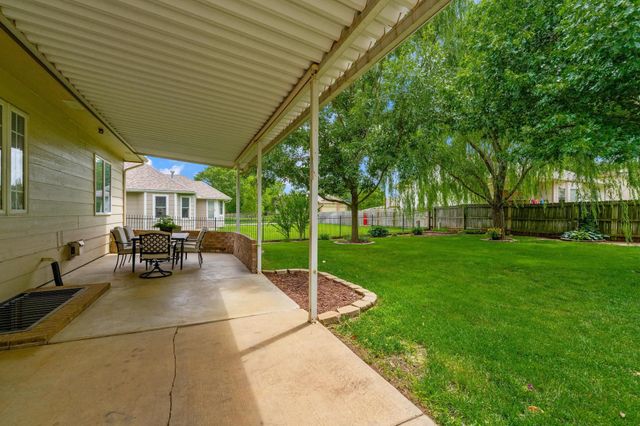 1009 S Sandalwood St, Wichita, KS 67230