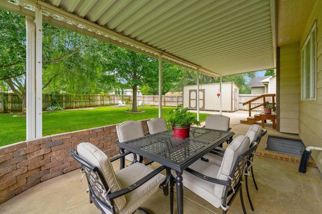 1009 S Sandalwood St, Wichita, KS 67230