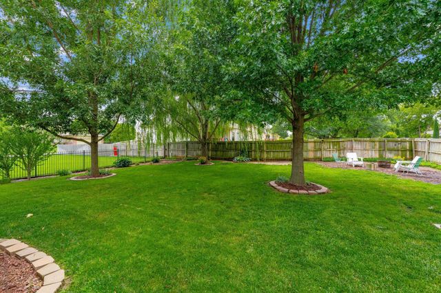 1009 S Sandalwood St, Wichita, KS 67230