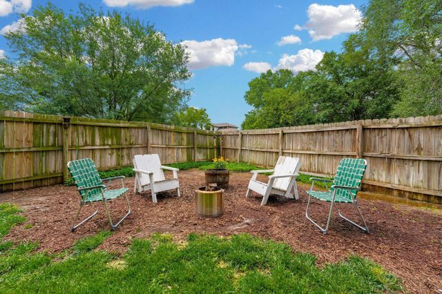 1009 S Sandalwood St, Wichita, KS 67230