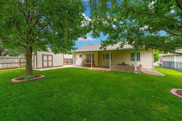 1009 S Sandalwood St, Wichita, KS 67230