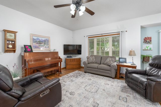 1009 S Sandalwood St, Wichita, KS 67230