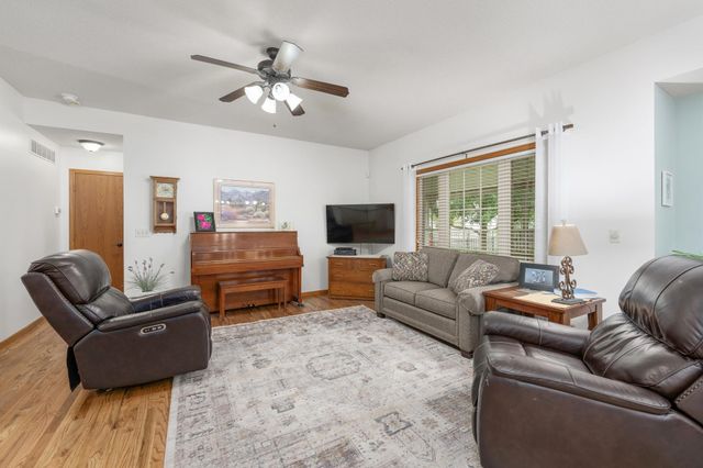 1009 S Sandalwood St, Wichita, KS 67230