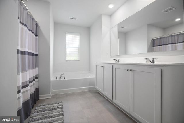 17447 JACKSON DR, Bowling Green, VA 22427