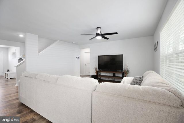 17447 JACKSON DR, Bowling Green, VA 22427