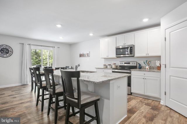 17447 JACKSON DR, Bowling Green, VA 22427