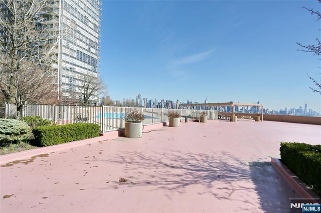 6040 Boulevard E 21j, West New York, NJ 07093