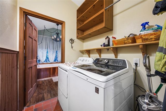 171 E Old Farm Rd, Shelton, WA 98584