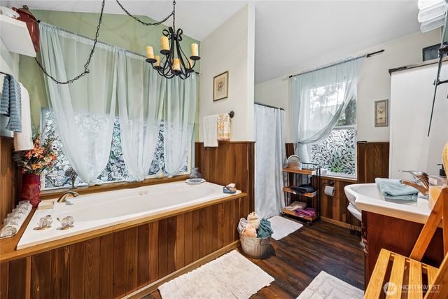 171 E Old Farm Rd, Shelton, WA 98584