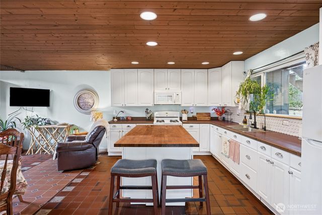 171 E Old Farm Rd, Shelton, WA 98584