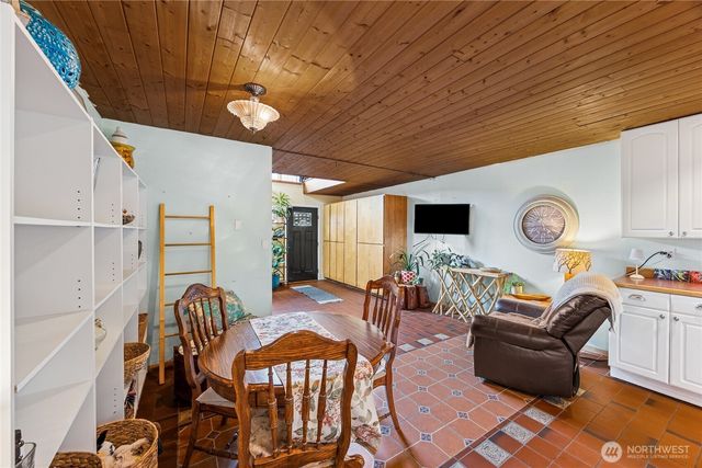 171 E Old Farm Rd, Shelton, WA 98584