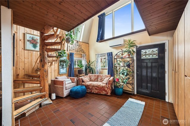 171 E Old Farm Rd, Shelton, WA 98584