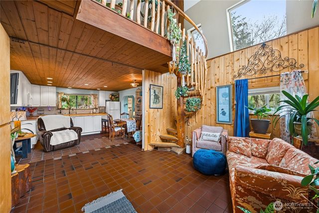 171 E Old Farm Rd, Shelton, WA 98584