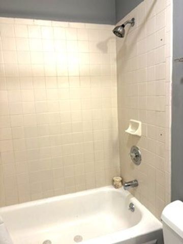 612 Rosner Drive 612, Roselle, IL 60172