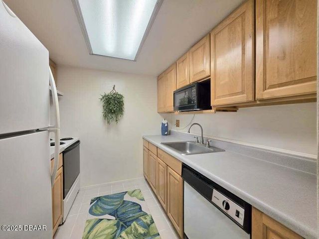 2810 Ocean Shore Blvd Apt 16, Ormond Beach, FL 32176