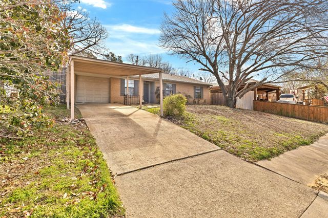 646 Gallant Fox Drive, Dallas, TX 75211