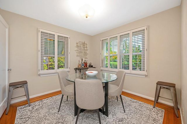 5262 L St, Sacramento, CA 95819