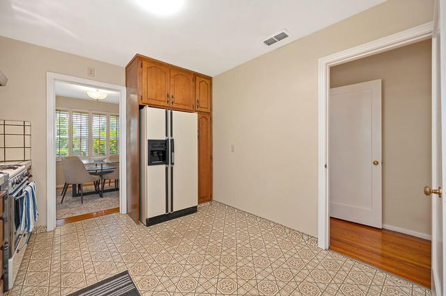 5262 L St, Sacramento, CA 95819