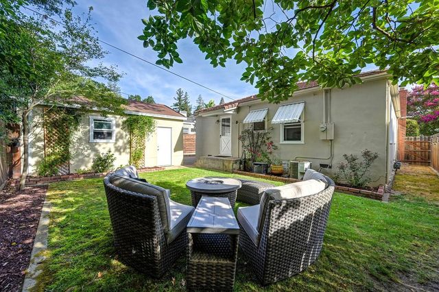 5262 L St, Sacramento, CA 95819