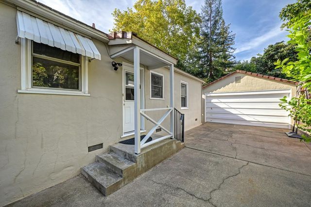 5262 L St, Sacramento, CA 95819