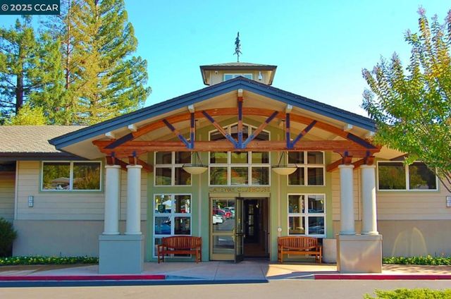 1332 Canyonwood Ct 2, Walnut Creek, CA 94595