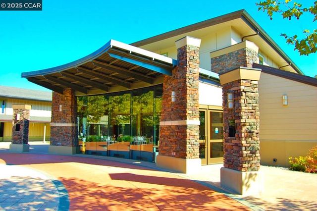 1332 Canyonwood Ct 2, Walnut Creek, CA 94595