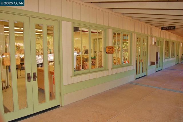 1332 Canyonwood Ct 2, Walnut Creek, CA 94595