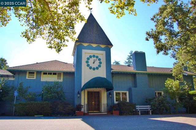 1332 Canyonwood Ct 2, Walnut Creek, CA 94595