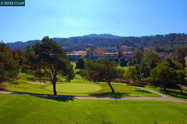 1332 Canyonwood Ct 2, Walnut Creek, CA 94595