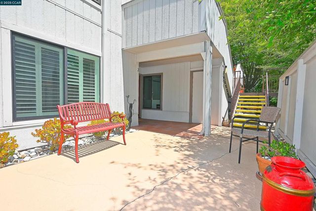 1332 Canyonwood Ct 2, Walnut Creek, CA 94595