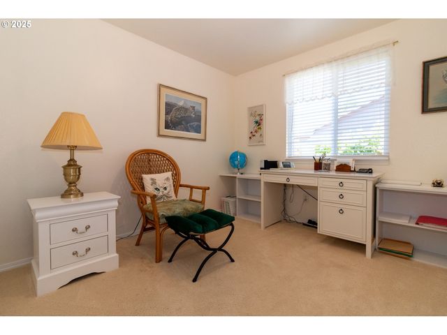 47 PARK VILLAGE Dr, Florence, OR 97439