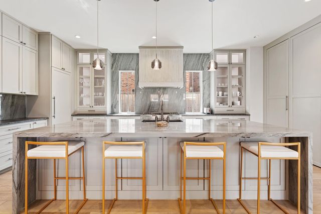 6012 Riverview Way, Houston, TX 77057