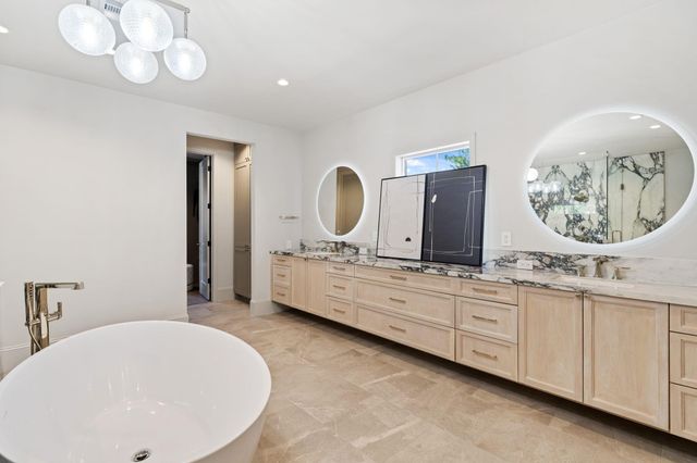 6012 Riverview Way, Houston, TX 77057