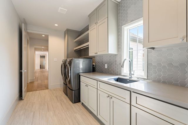 6012 Riverview Way, Houston, TX 77057