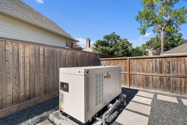 6012 Riverview Way, Houston, TX 77057