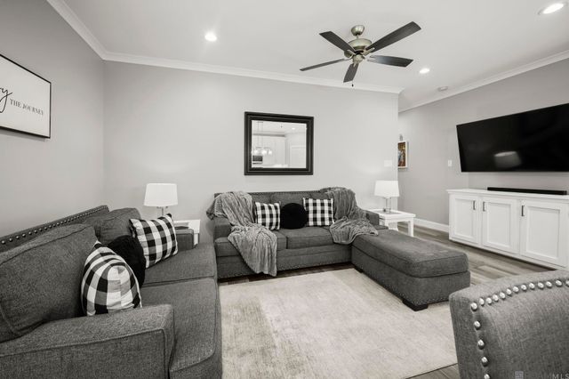 820 S Audubon Place Ave, Gonzales, LA 70737