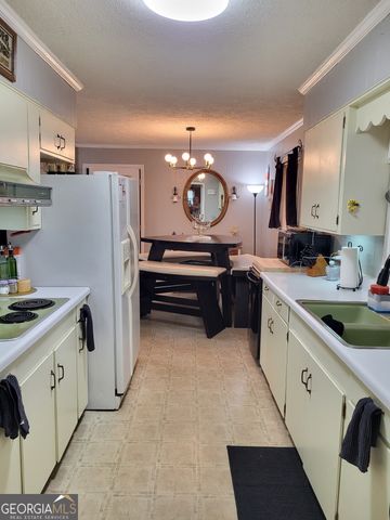 4223 37th Court SW, Lanett, AL 36863