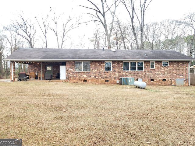4223 37th Court SW, Lanett, AL 36863