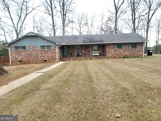 4223 37th Court SW, Lanett, AL 36863