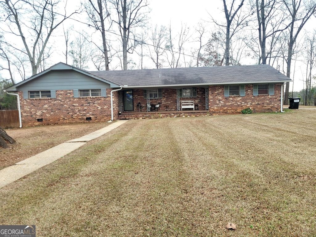 4223 37th Court SW, Lanett, AL 36863