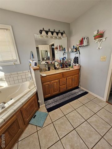 103 Ridgeview Drive, St Robert, MO 65584