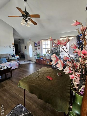 103 Ridgeview Drive, St Robert, MO 65584