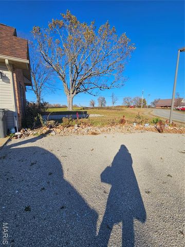 103 Ridgeview Drive, St Robert, MO 65584